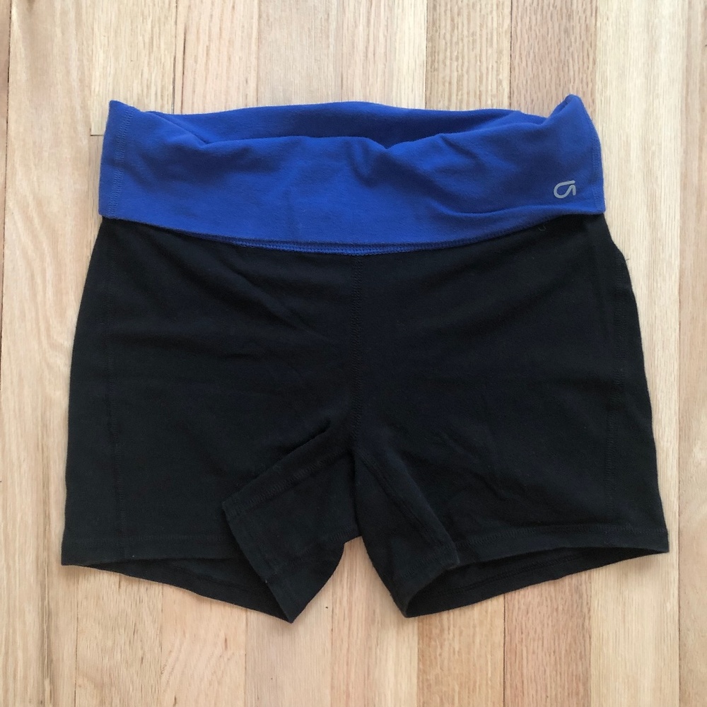 GapFit Yoga Short